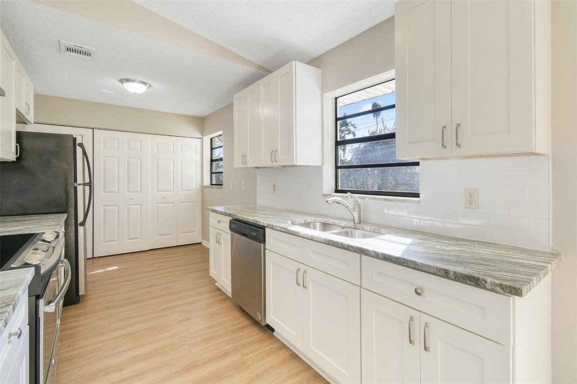 PORT ST LUCIE SECTION 27 - Residential