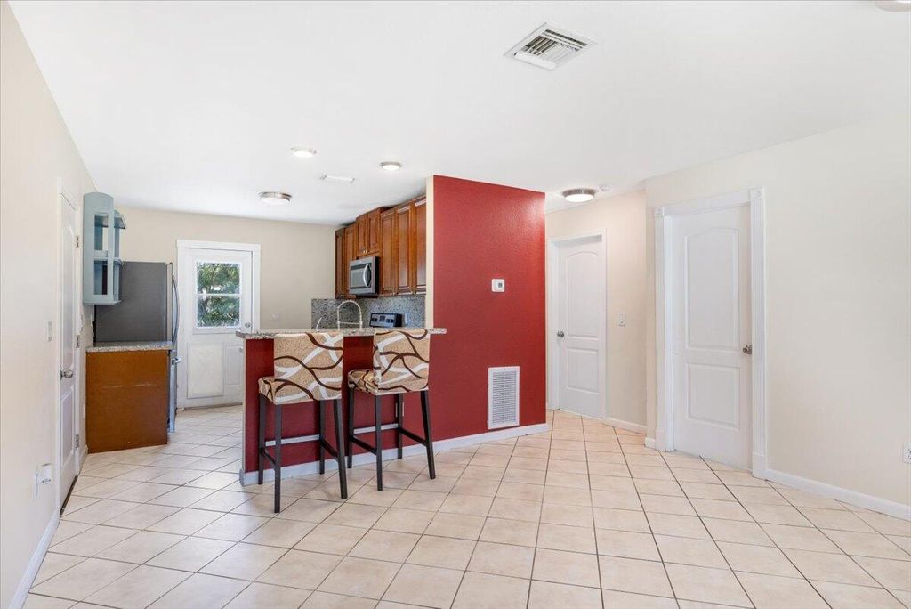 Photo of 946 35th Avenue, Vero Beach, FL 32960 (MLS # R11160608)