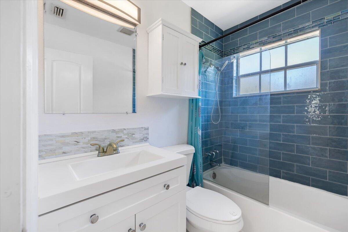 GREENWOOD VILLAGE SUB UNIT ONE - Residential