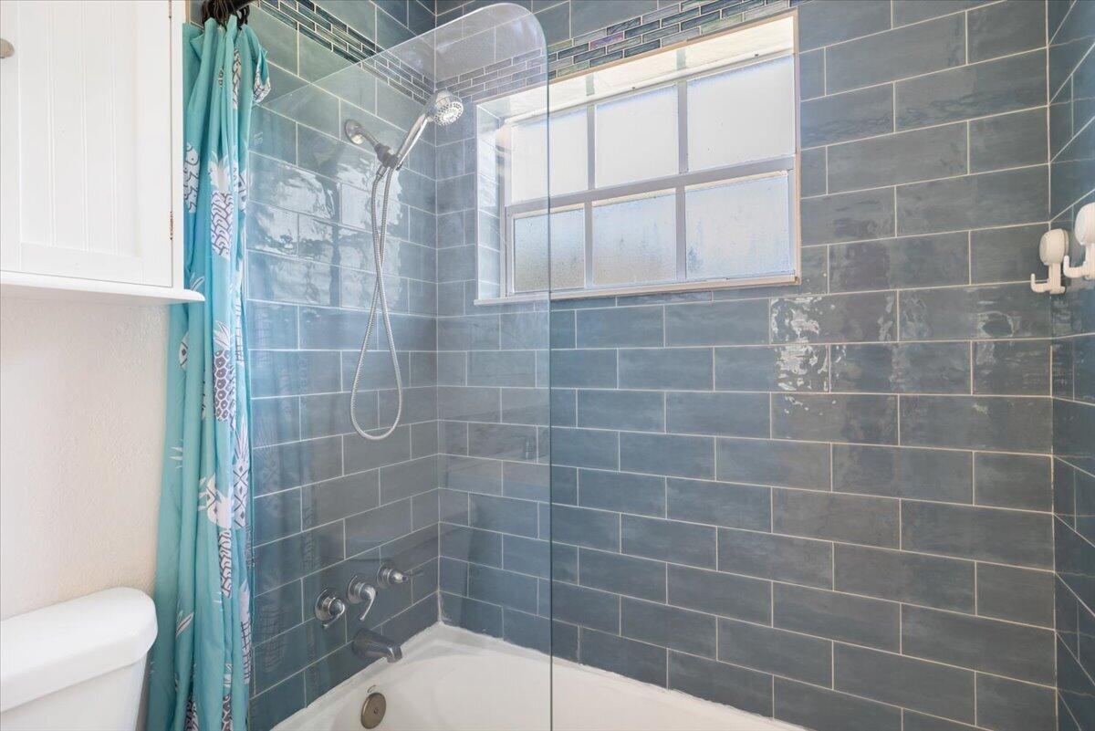 GREENWOOD VILLAGE SUB UNIT ONE - Residential