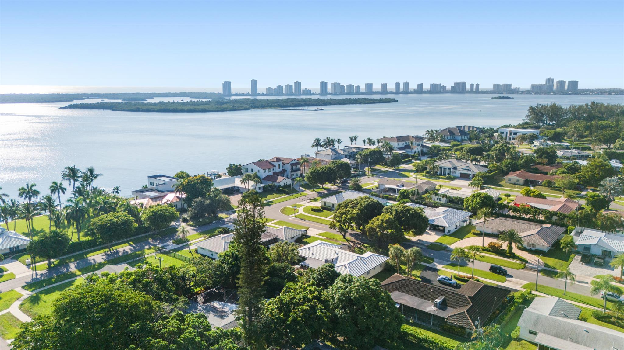 YACHT CLUB ADDITION TO VI - Residential Lease