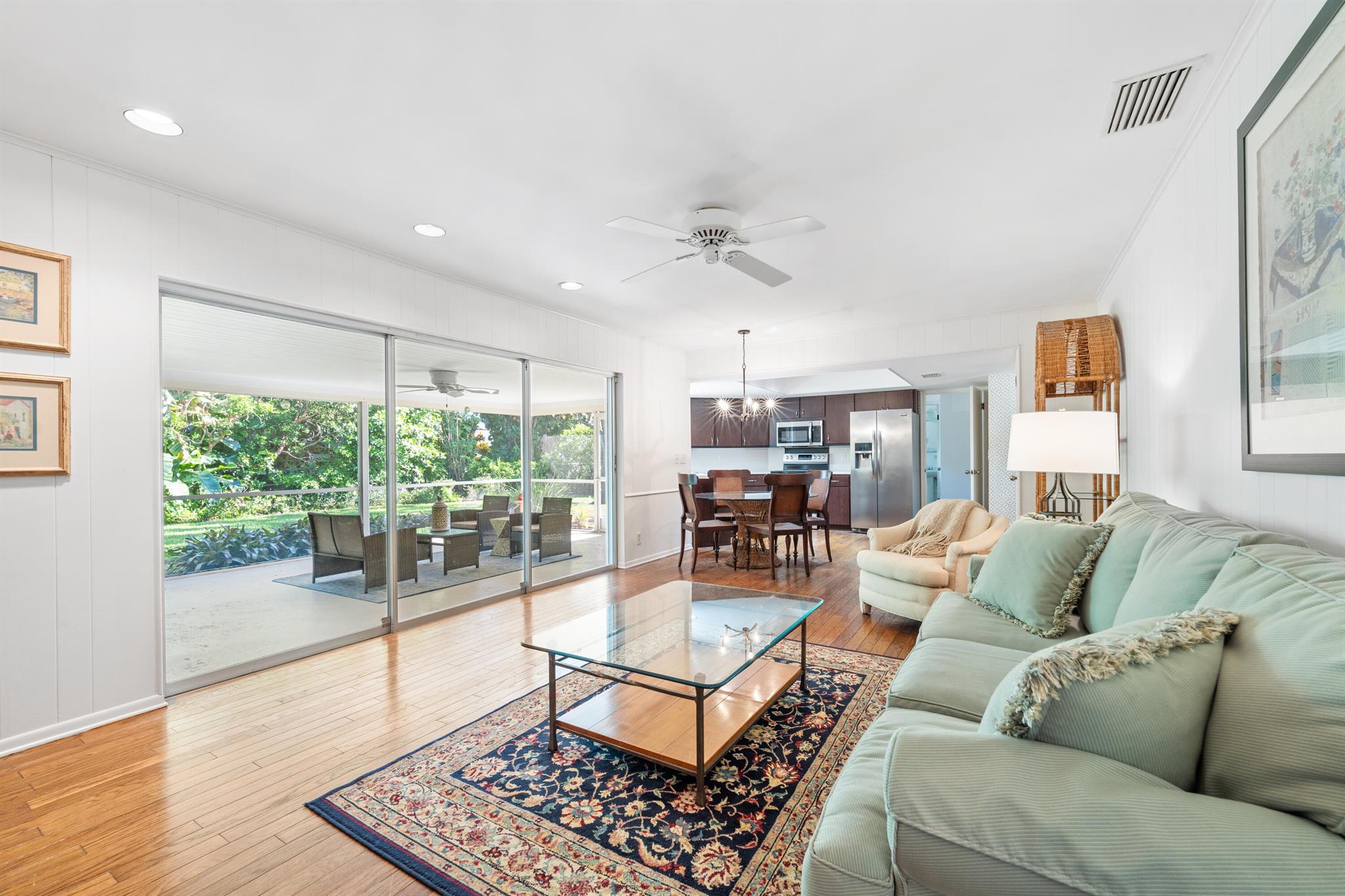 YACHT CLUB ADDITION TO VI - Residential Lease