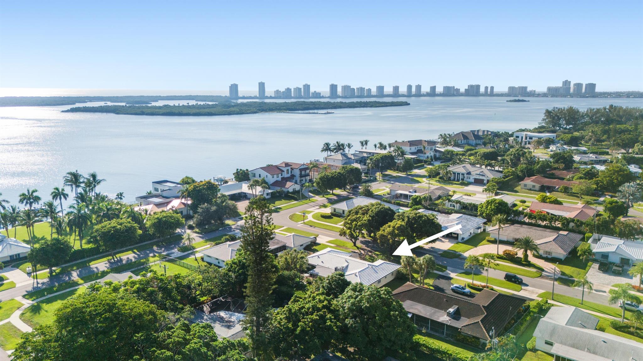 YACHT CLUB ADDITION TO VI - Residential Lease