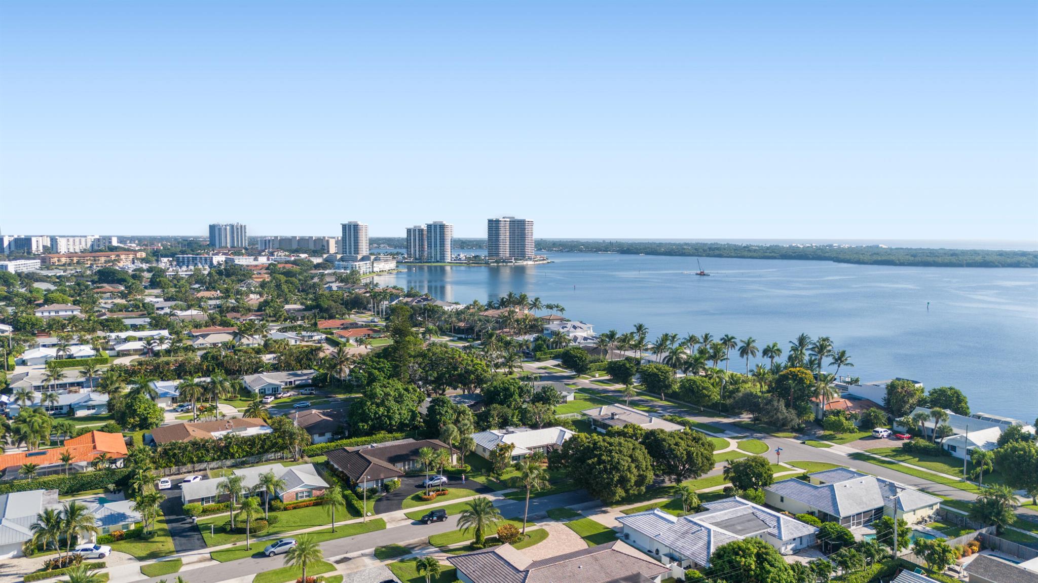 YACHT CLUB ADDITION TO VI - Residential Lease