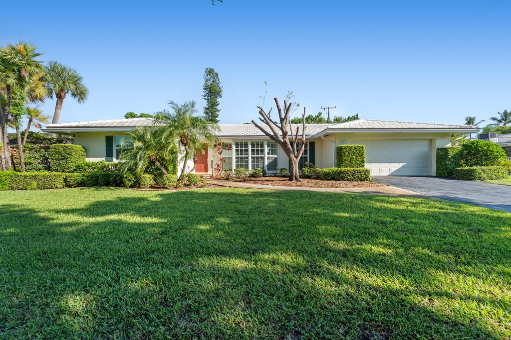 Photo of 107 Cruiser Road N #North, North Palm Beach, FL 33408 (MLS # R11118710)