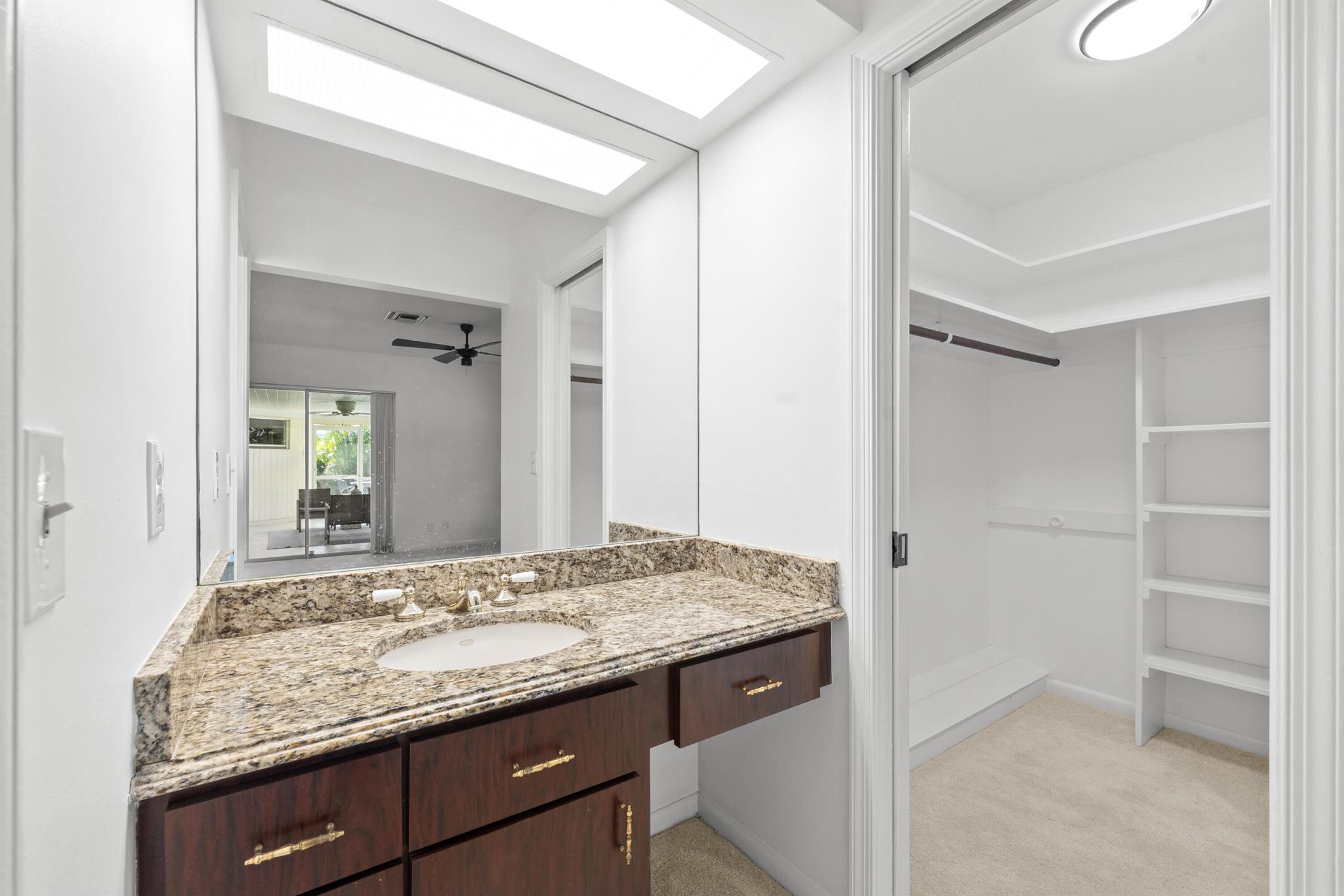 YACHT CLUB ADDITION TO VI - Residential Lease