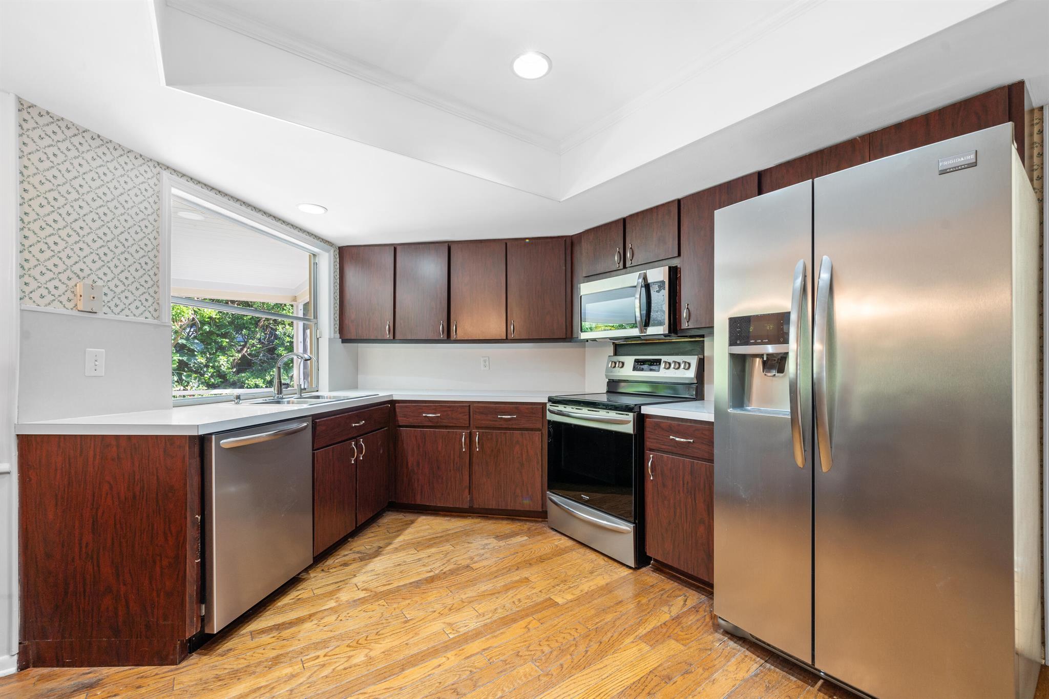 YACHT CLUB ADDITION TO VI - Residential Lease