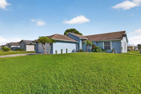 Tiny photo for 254 SW STARFISH Avenue, Port Saint Lucie, FL 34984 (MLS # B26088565)