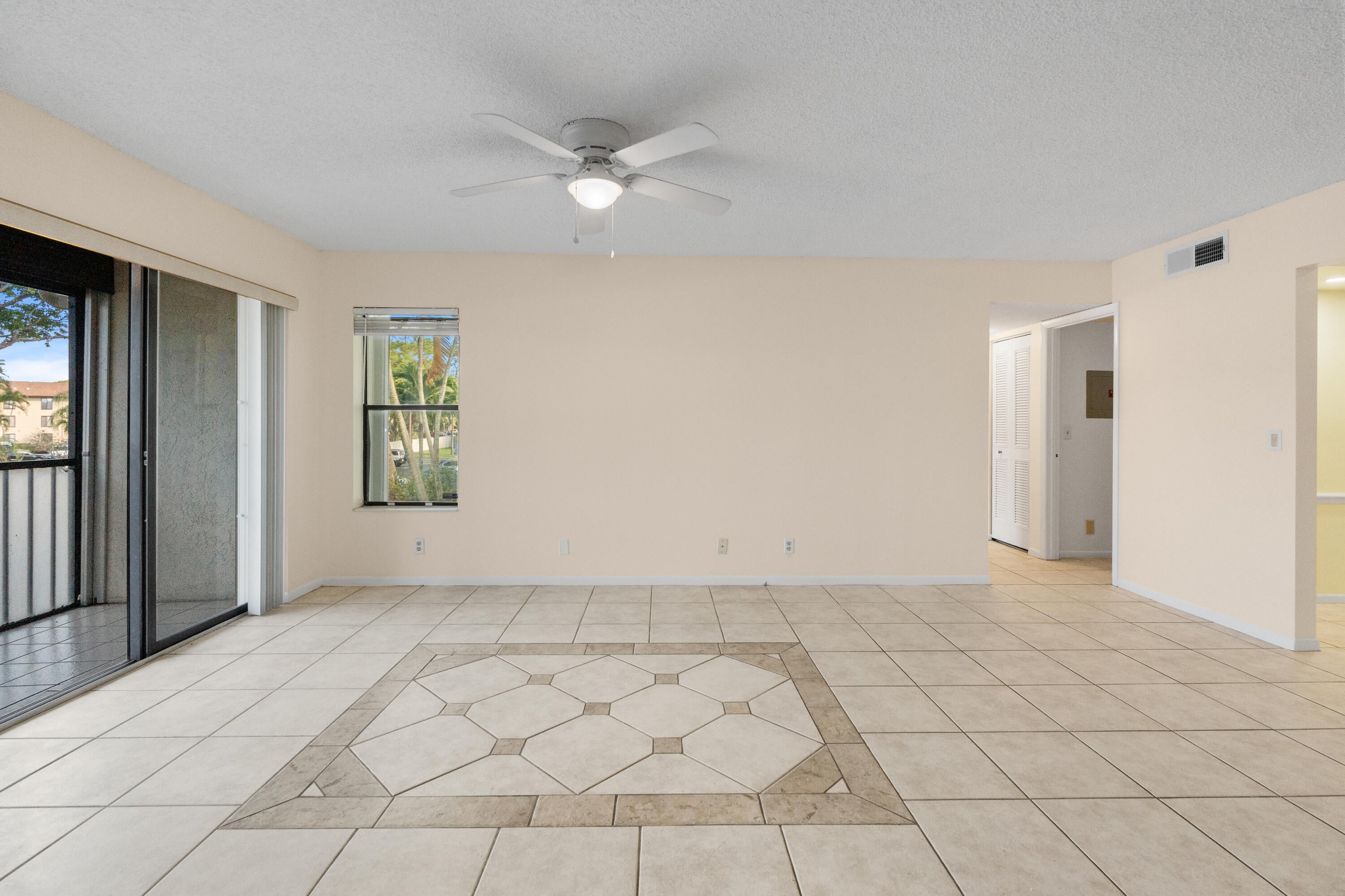 706 Sunny Pine Way E2