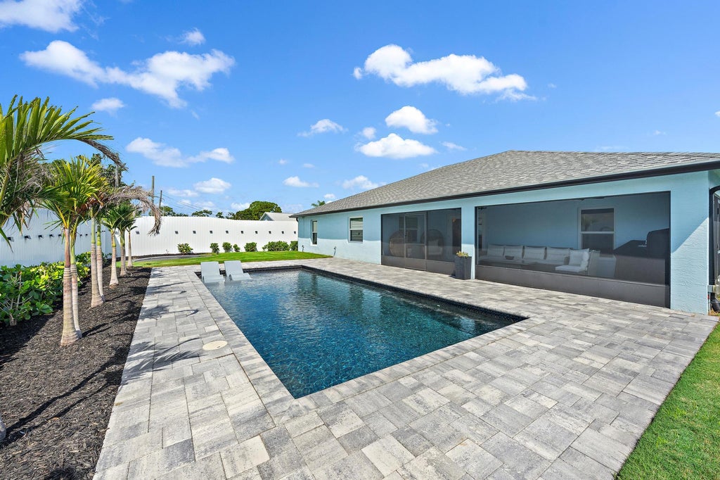 Photo of 1002 SW JACQUELINE Avenue, Port Saint Lucie, FL 34953 (MLS # B26073294)
