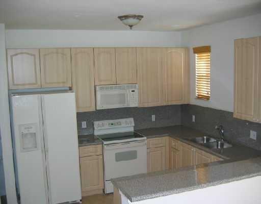 SHOMA COURTYARDS II AT ROYAL PALM CONDOM - Residential Lease