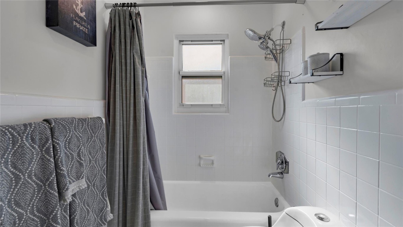 Shelter Islands 43-6 B - Residential