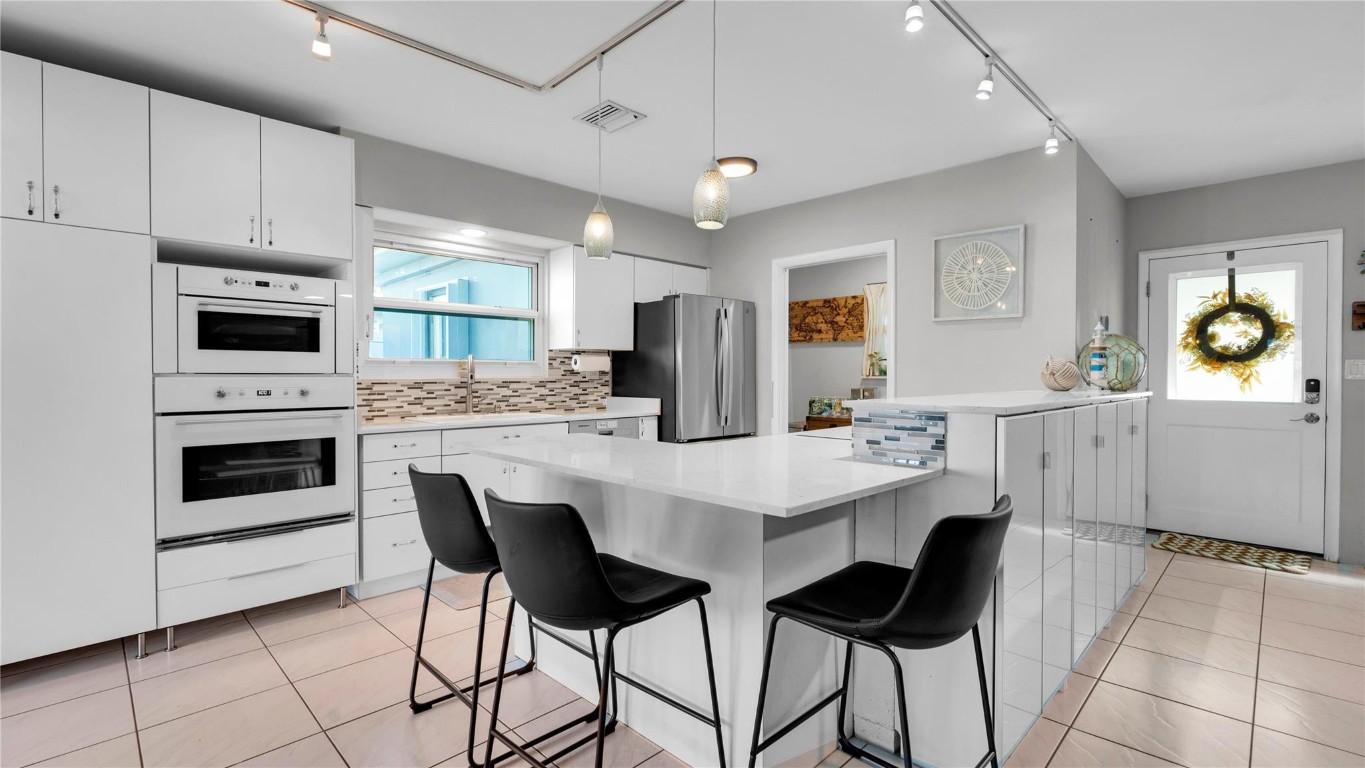 Shelter Islands 43-6 B - Residential