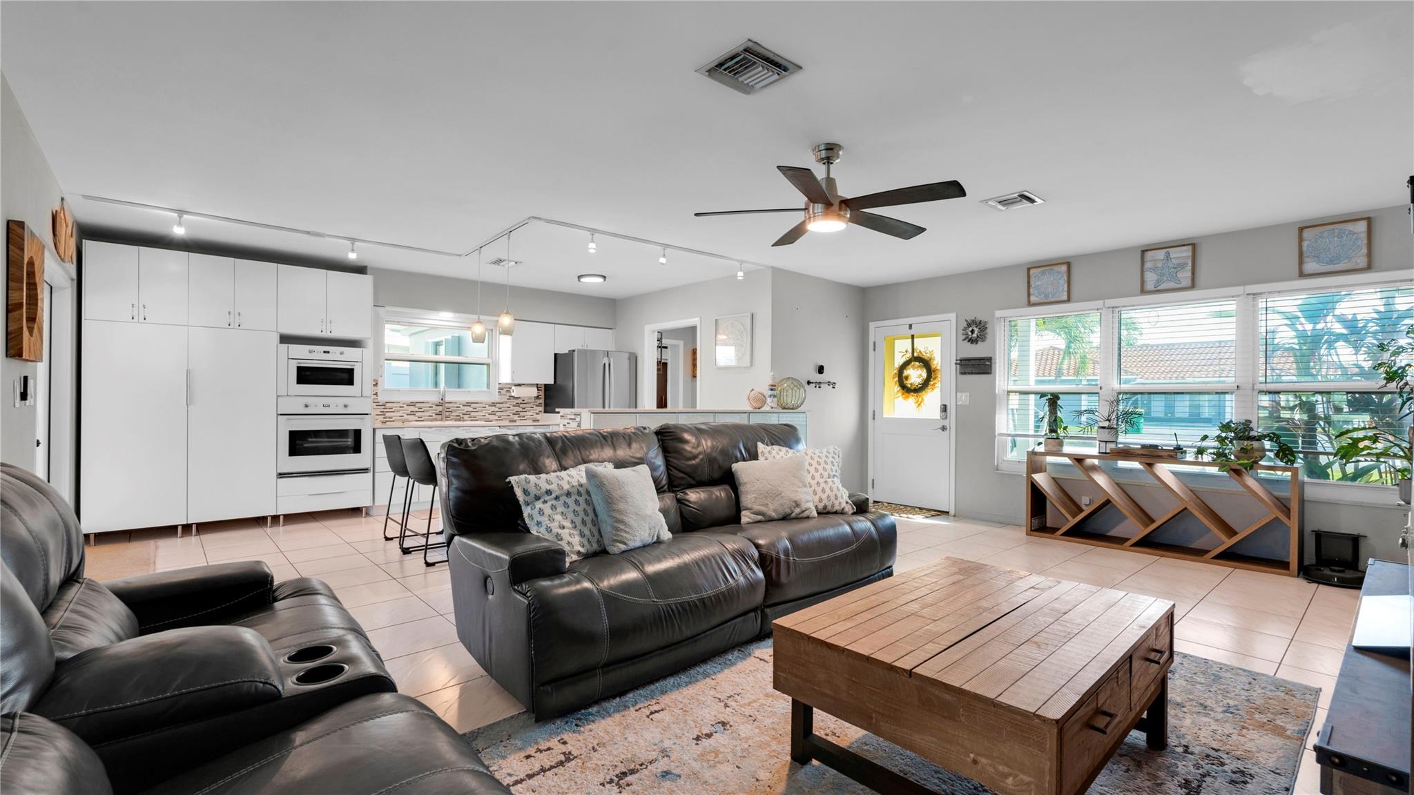 Shelter Islands 43-6 B - Residential