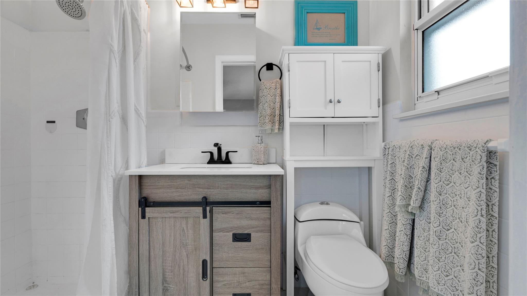 Shelter Islands 43-6 B - Residential