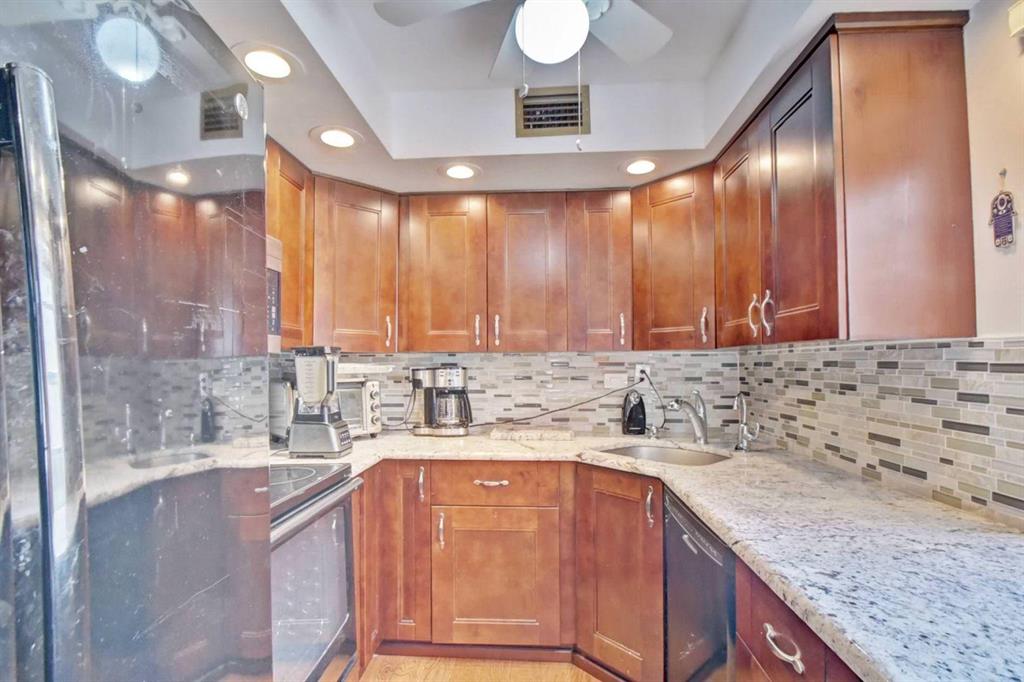 Back On Market!! Priced under market value. 2/2 Condo on ground floor. Corner unit, fully furnished, renovated bathrooms and kitchen. New wood laminate flooring just installed. Home warranty till 1/31/2024 on all appliances and A/C. Kings Point Golf & Country Club has it all. Active adult community, pools, shuttle, theatre, crafts, movies, tennis, golf, and many more activities. Beautiful screened patio in back overlooks garden. Close to the best shopping , beaches and restaurants. Located between Boca Raton and Boynton Beach. Delray Beach is the place to be.
