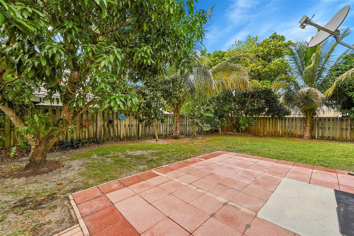 Oakwood 80-39 B - Residential