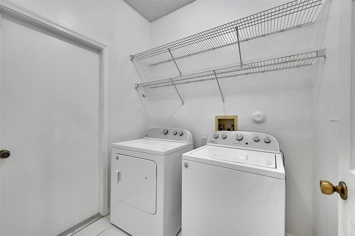 Oakwood 80-39 B - Residential