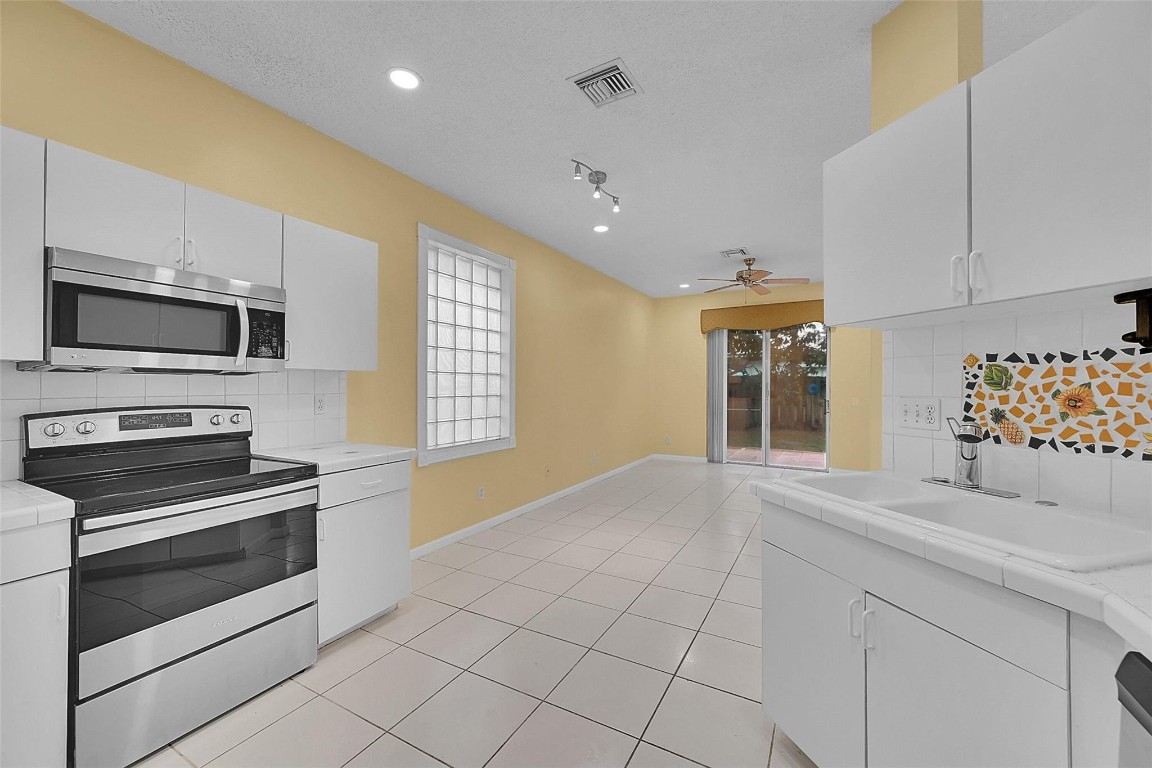 Oakwood 80-39 B - Residential