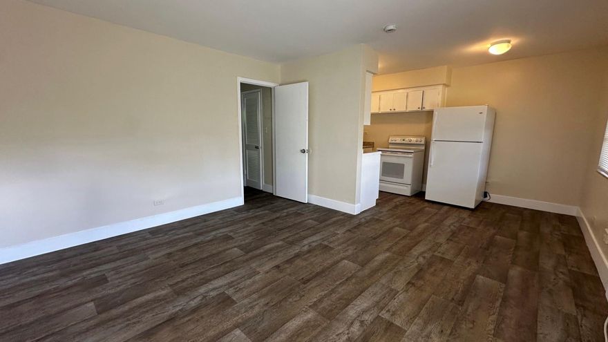 1 BEDROOM 1 BATH CLOSE TO DOWNTOWN, FT LAUDERDALE, FT LAUDERDALE BEACH, PUBLIX, WHOLE FOODS AND PLENTY OF RESTAURANTS. FRESHLY PAINTED WITH LAMINATE FLOORS. LARGE WALK-IN CLOSET, AND BEST OF ALL, A RETRO PINK TILED BATHROOM. NO PETS.  1ST MONTH RENT PLUS 2 SECURITY DEPOSITS HOUSING VOUCHERS WELCOME WITH THE 2 SECURITY DEPOSITS