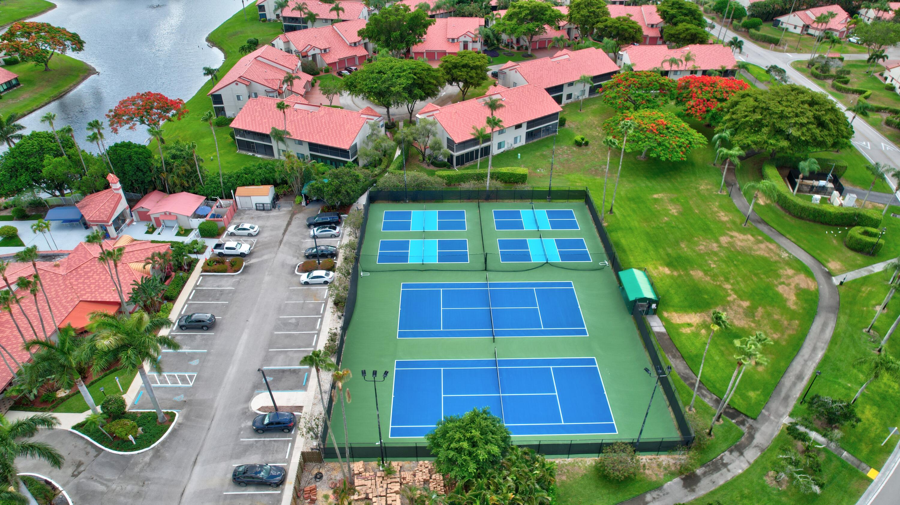 LEXINGTON CLUB 4 - Residential