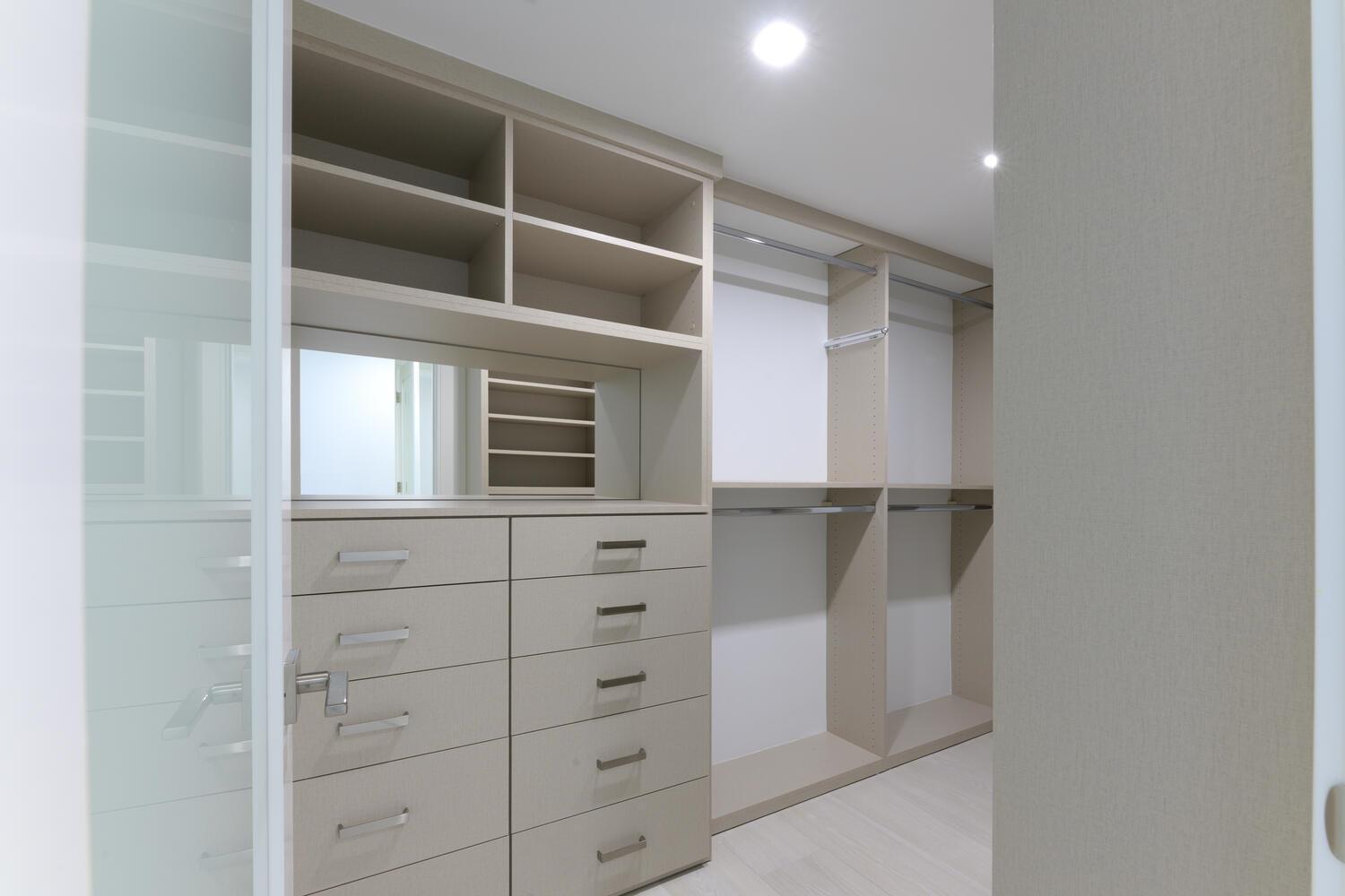 PLAZA OF THE PALM BEACHES - Residential