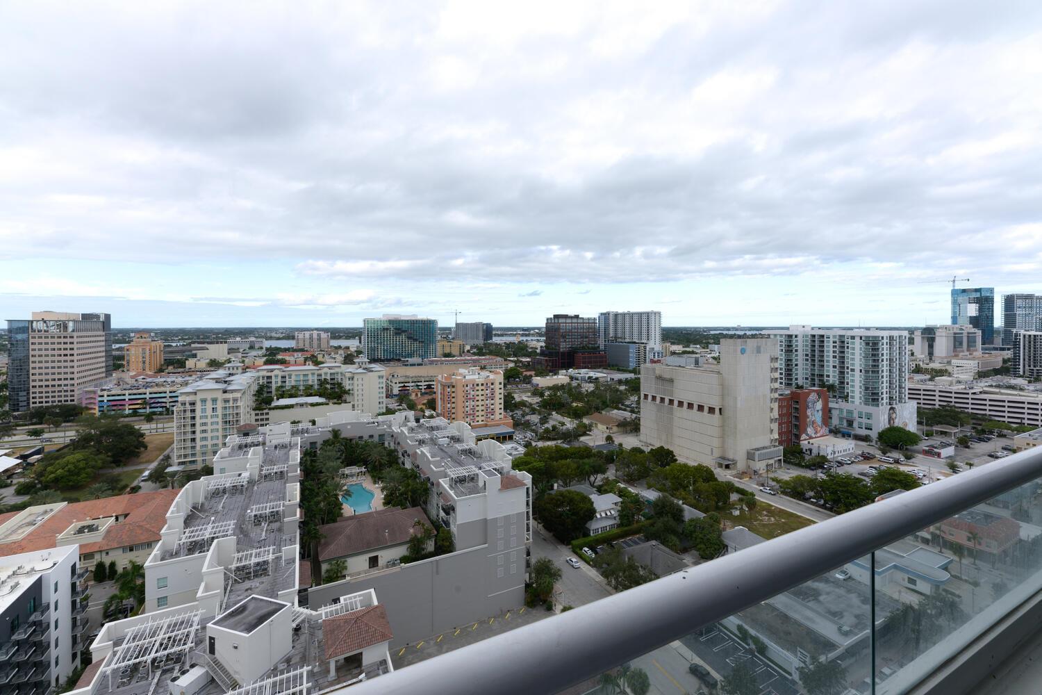 PLAZA OF THE PALM BEACHES - Residential