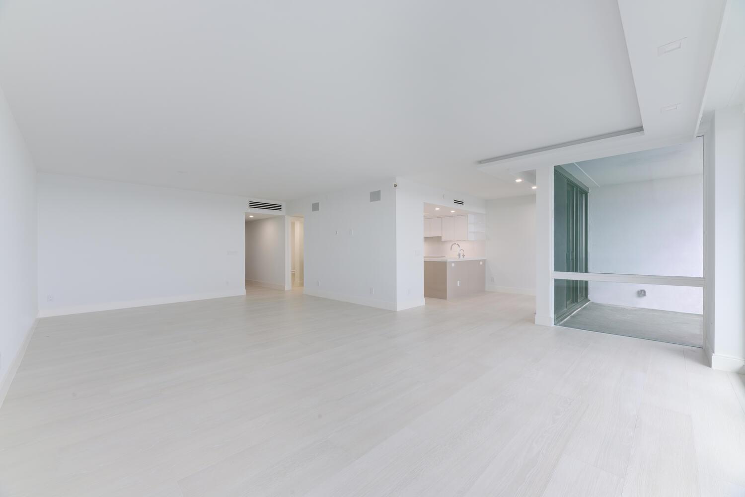 PLAZA OF THE PALM BEACHES - Residential