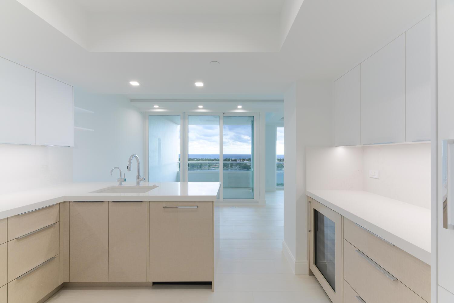 PLAZA OF THE PALM BEACHES - Residential