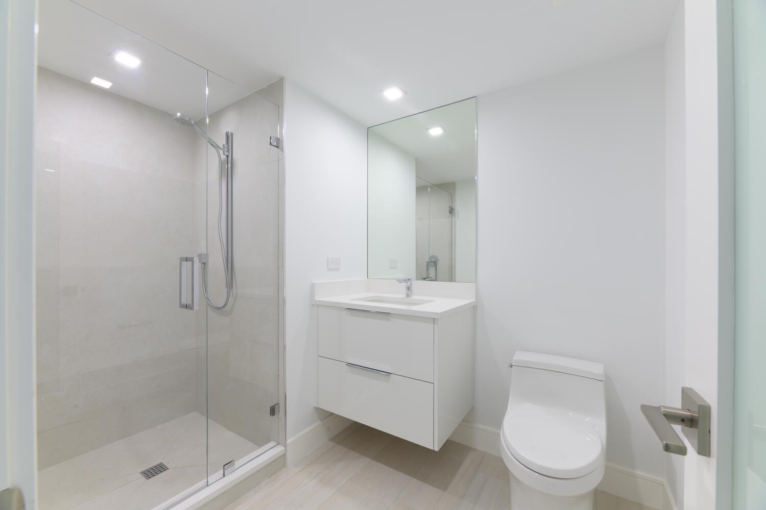 PLAZA OF THE PALM BEACHES - Residential