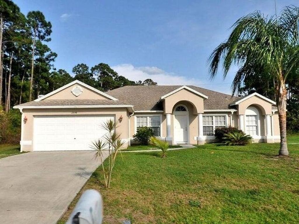 Photo of 2898 SW West Louise Circle, Port Saint Lucie, FL 34953 (MLS # R10963182)