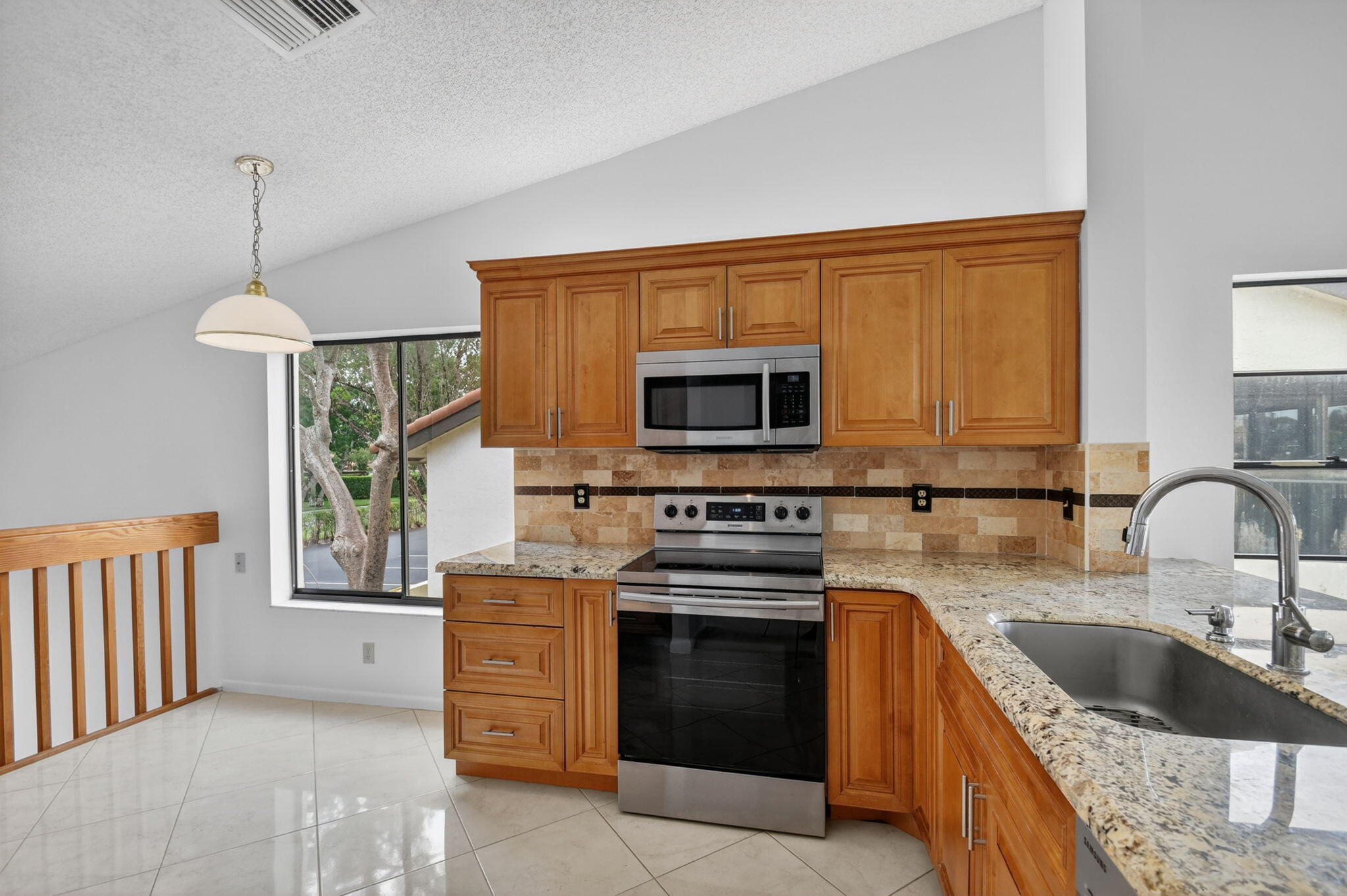 10231 N Circle Lake Drive 201