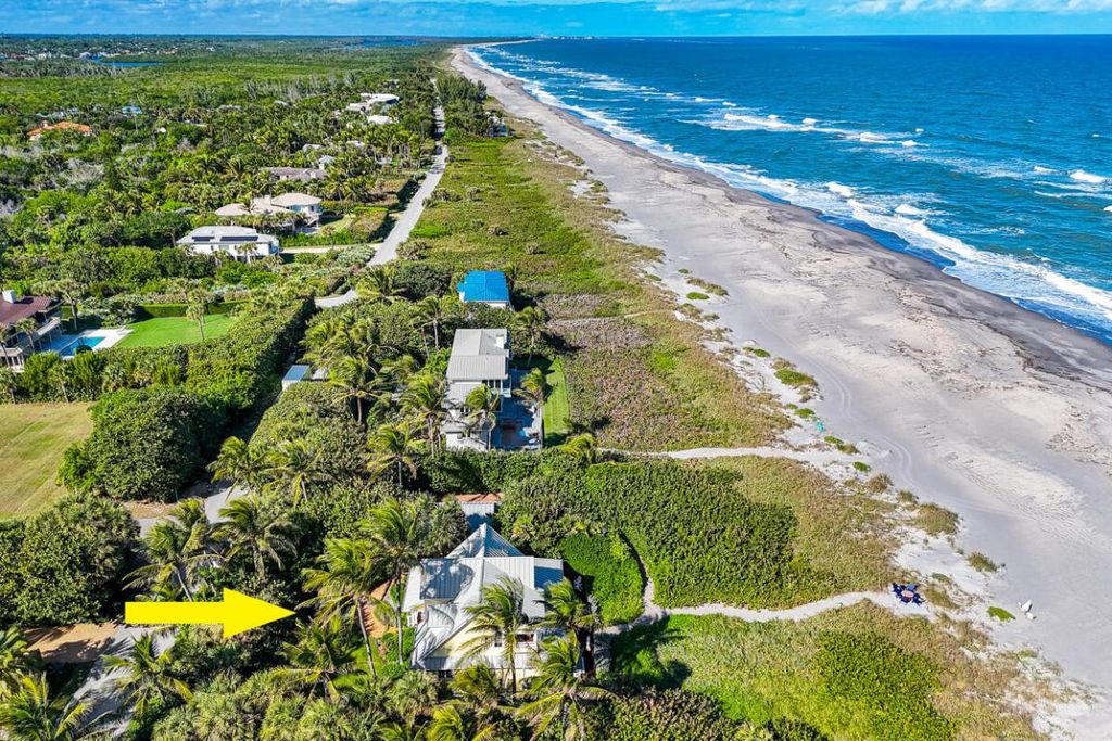 Photo of 107 N Beach Road, Jupiter Island, FL 33455 (MLS # R11153069)