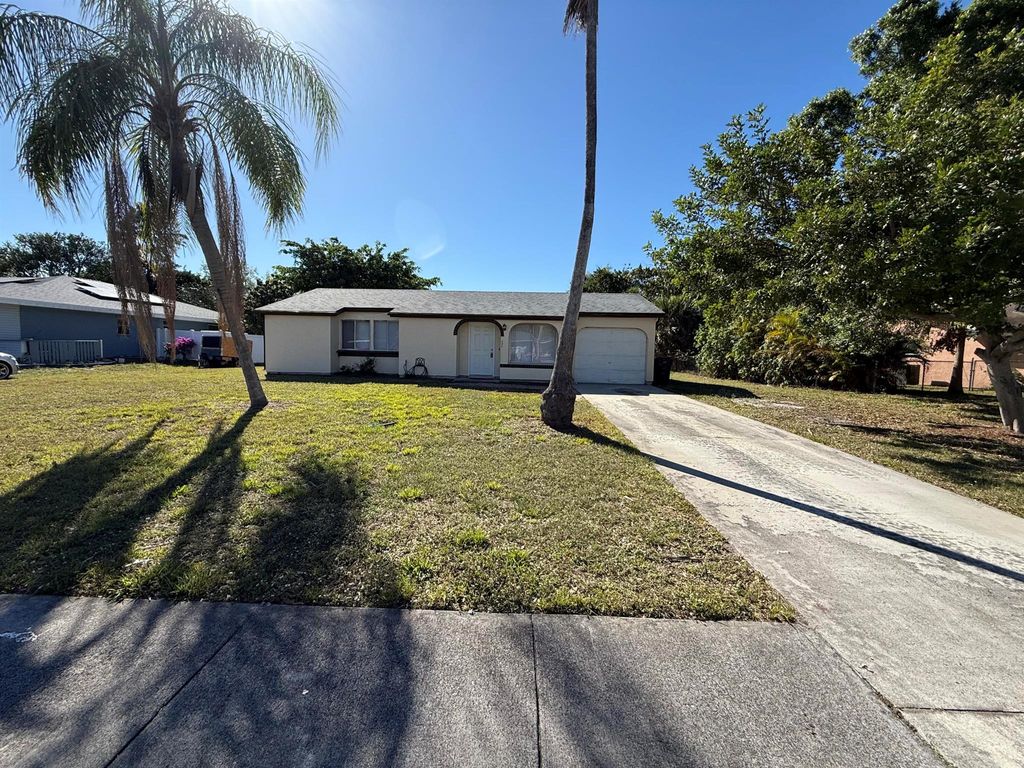 Photo of 354 SW Belmont Circle, Port Saint Lucie, FL 34953 (MLS # R11073300)