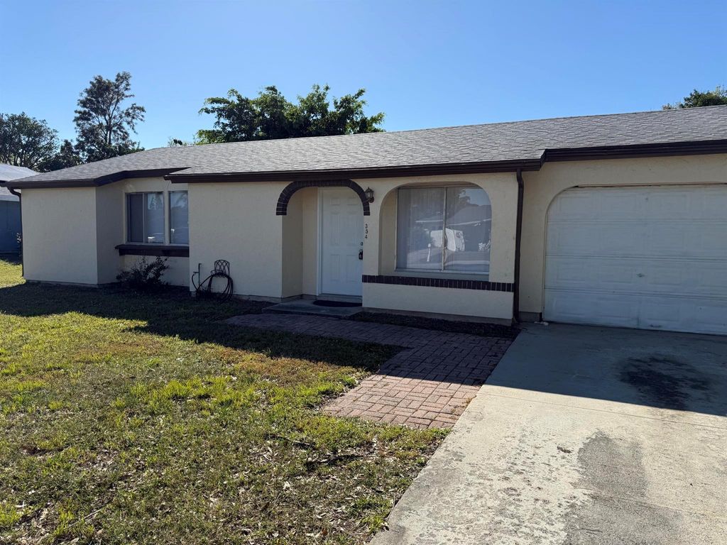 Photo of 354 SW Belmont Circle, Port Saint Lucie, FL 34953 (MLS # R11073300)