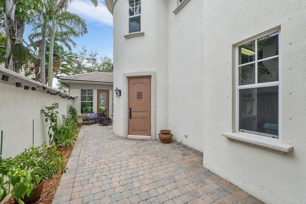 Photo of 2004 Graden Drive, Palm Beach Gardens, FL 33410 (MLS # R11004042)