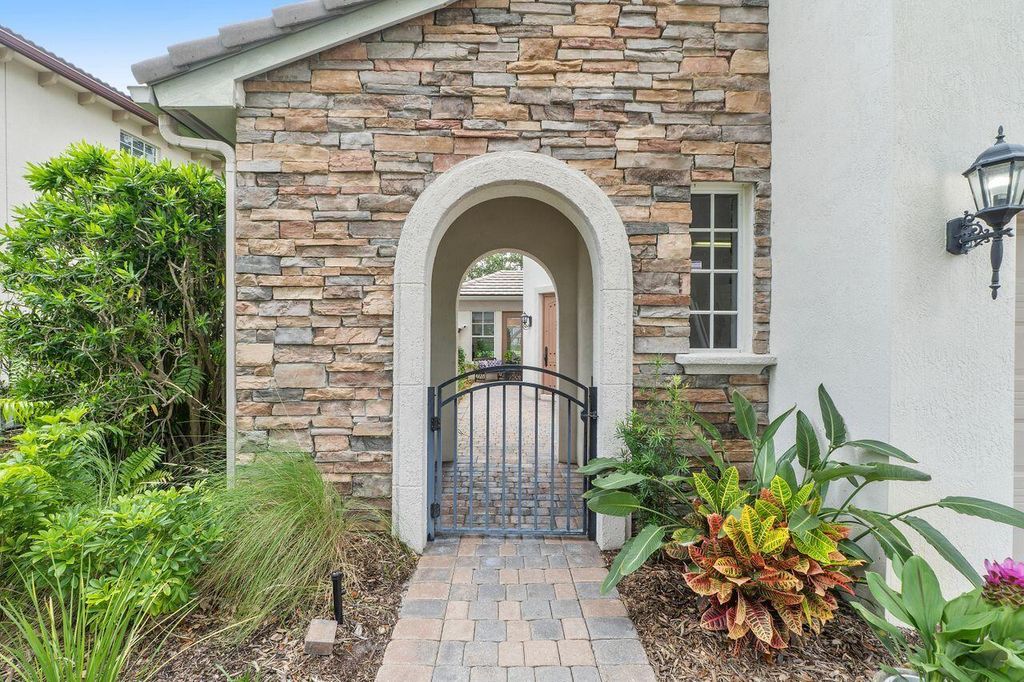 Photo of 2004 Graden Drive, Palm Beach Gardens, FL 33410 (MLS # R11004042)