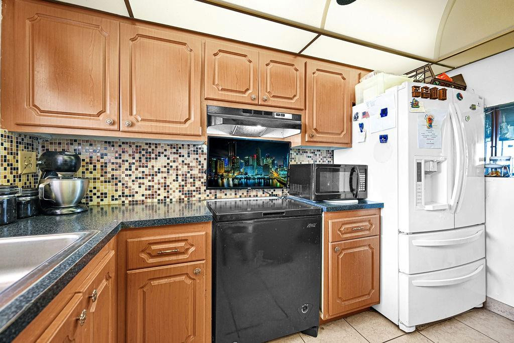 Sunrise Lakes phase 4 inc - Residential