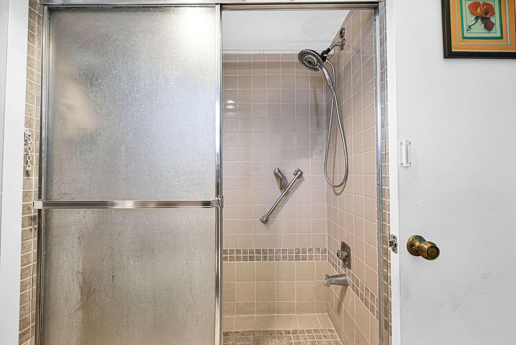 Sunrise Lakes phase 4 inc - Residential