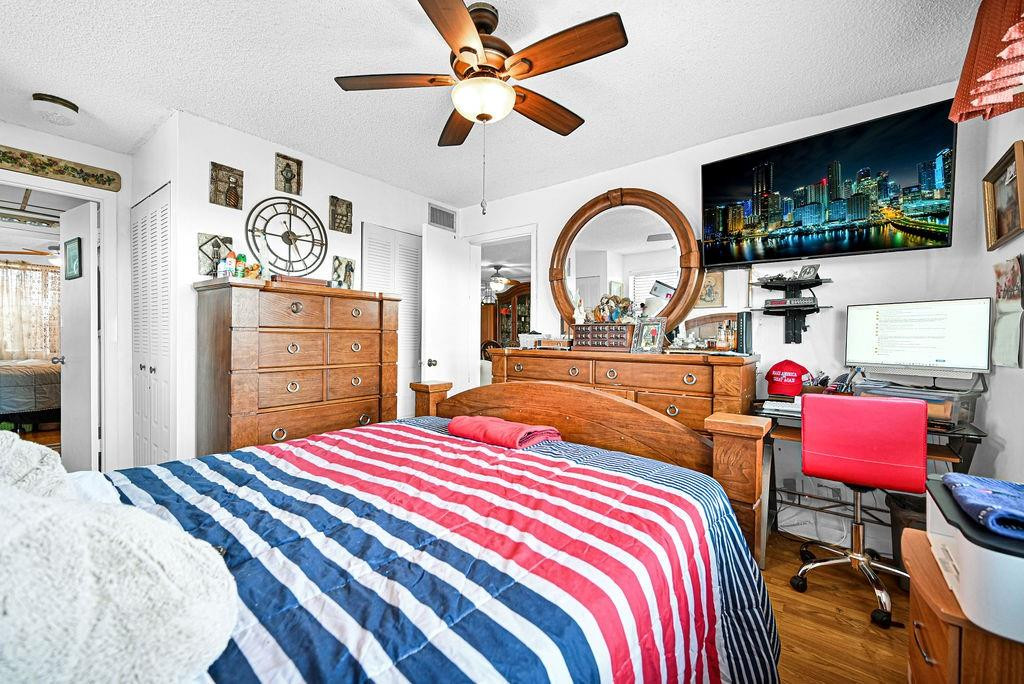 Sunrise Lakes phase 4 inc - Residential