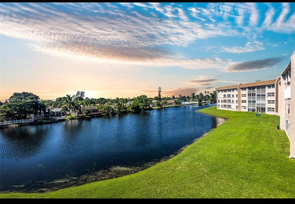 Sunrise Lakes phase 4 inc - Residential