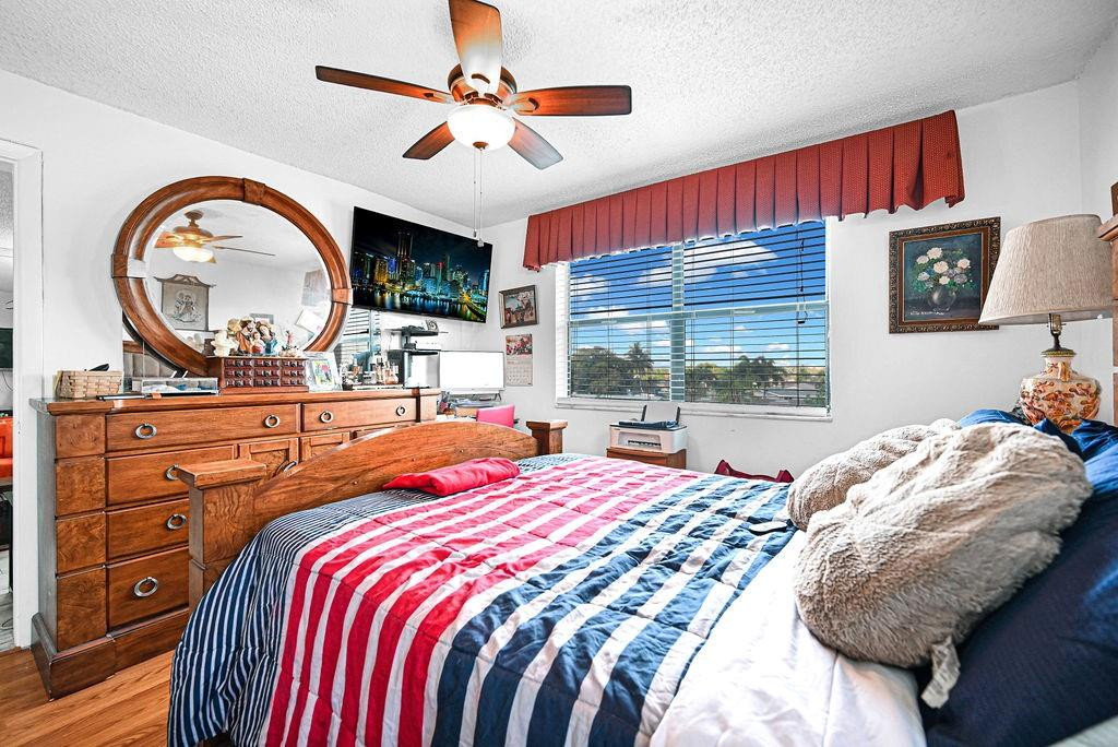 Sunrise Lakes phase 4 inc - Residential