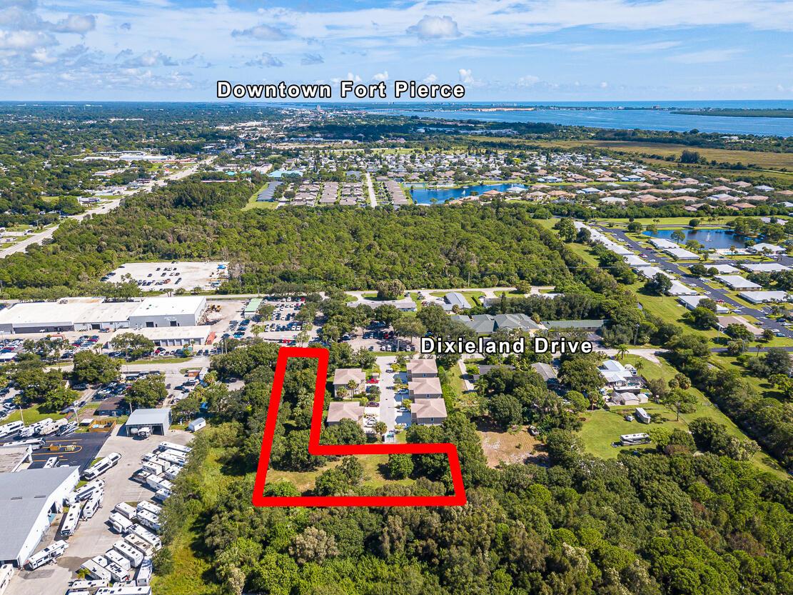 DIXIELAND SUBDIVISION - Land