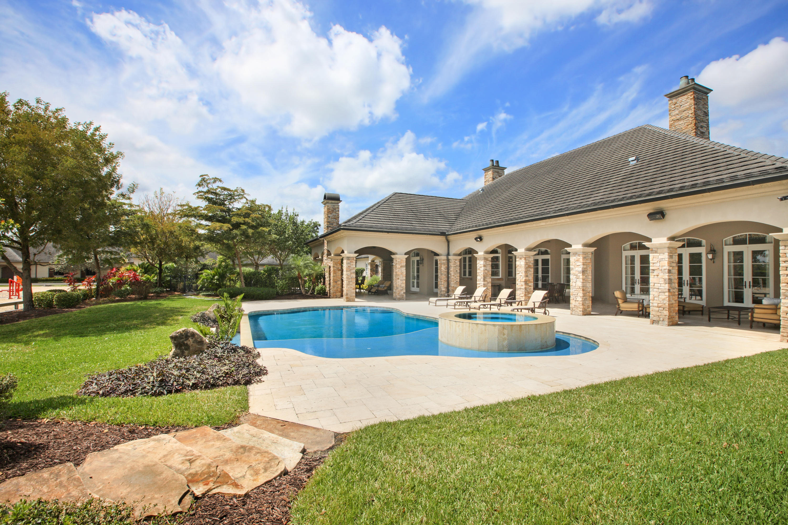 PALM BEACH POINT - Residential