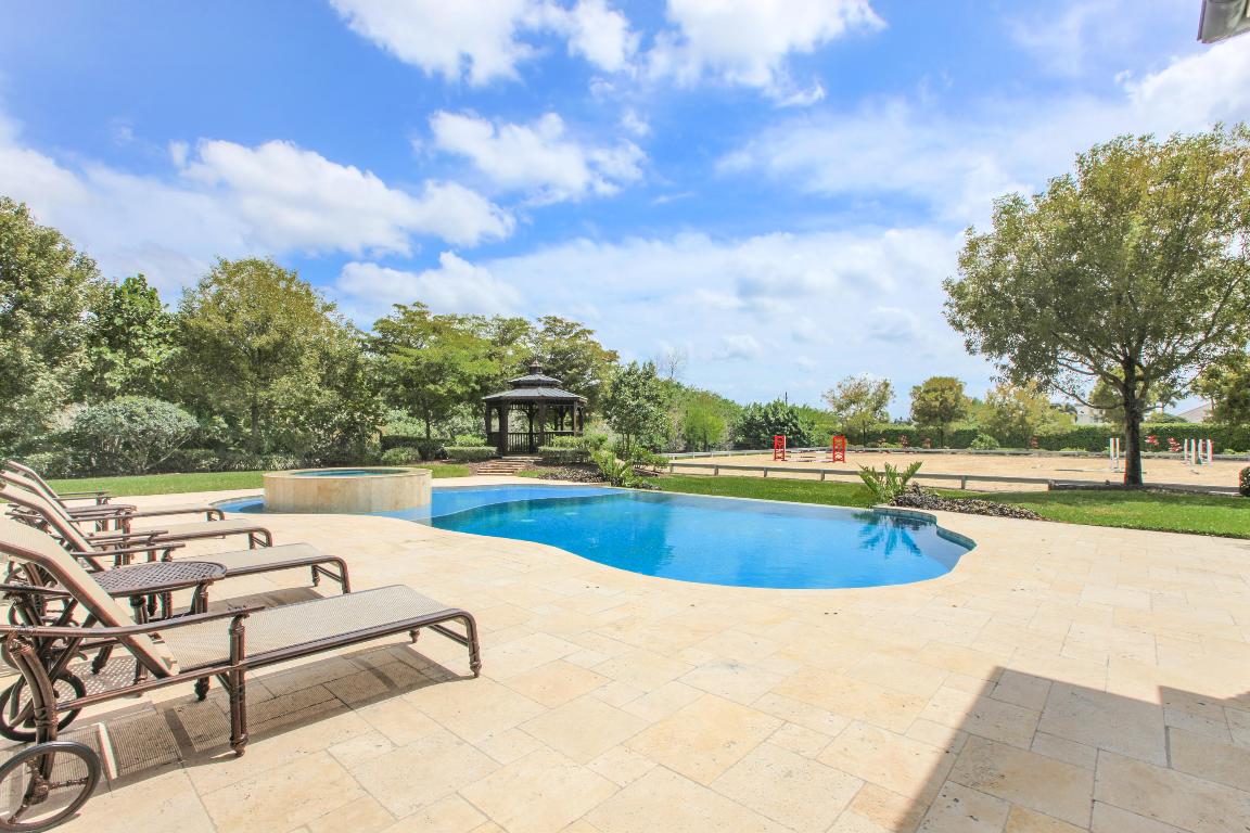 PALM BEACH POINT - Residential