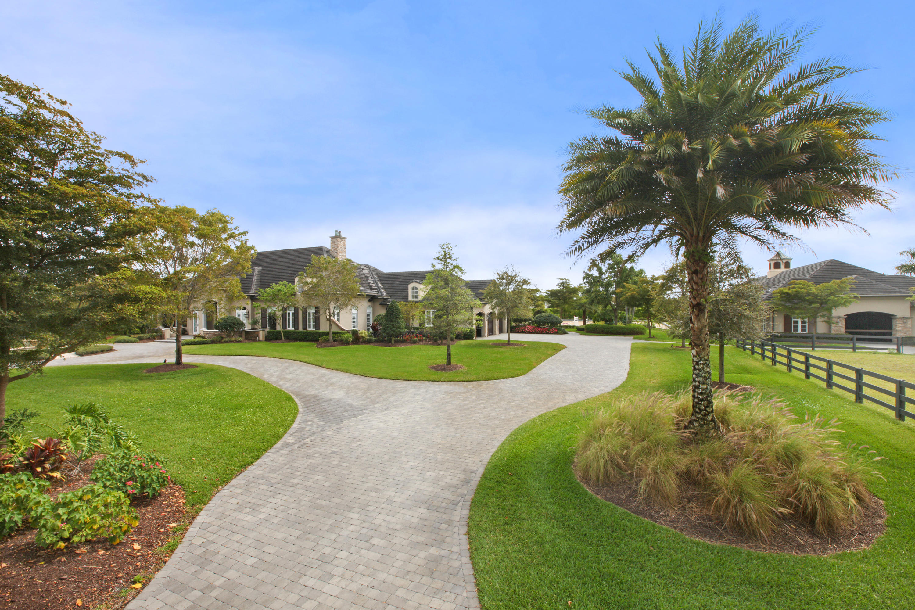 PALM BEACH POINT - Residential