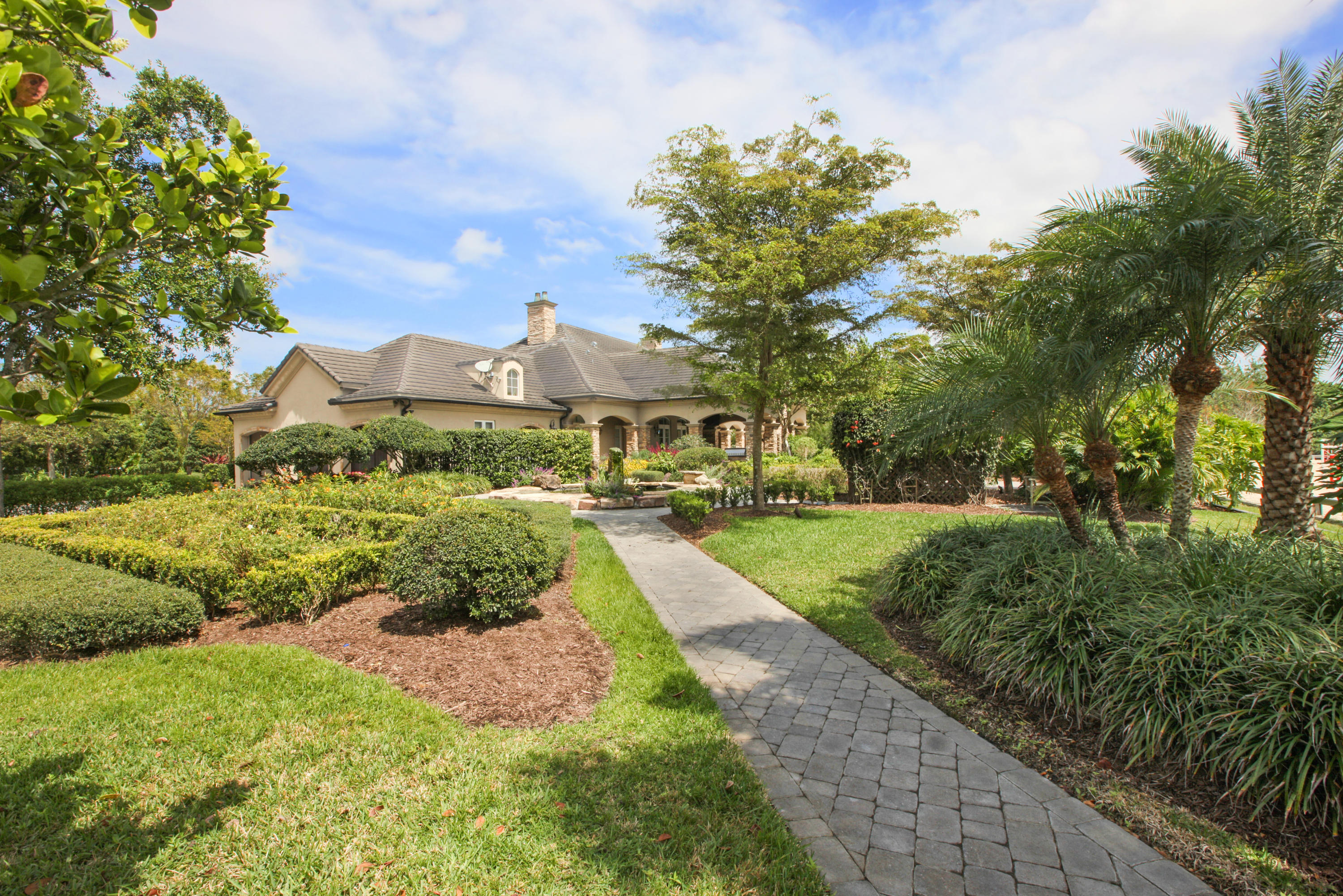 PALM BEACH POINT - Residential