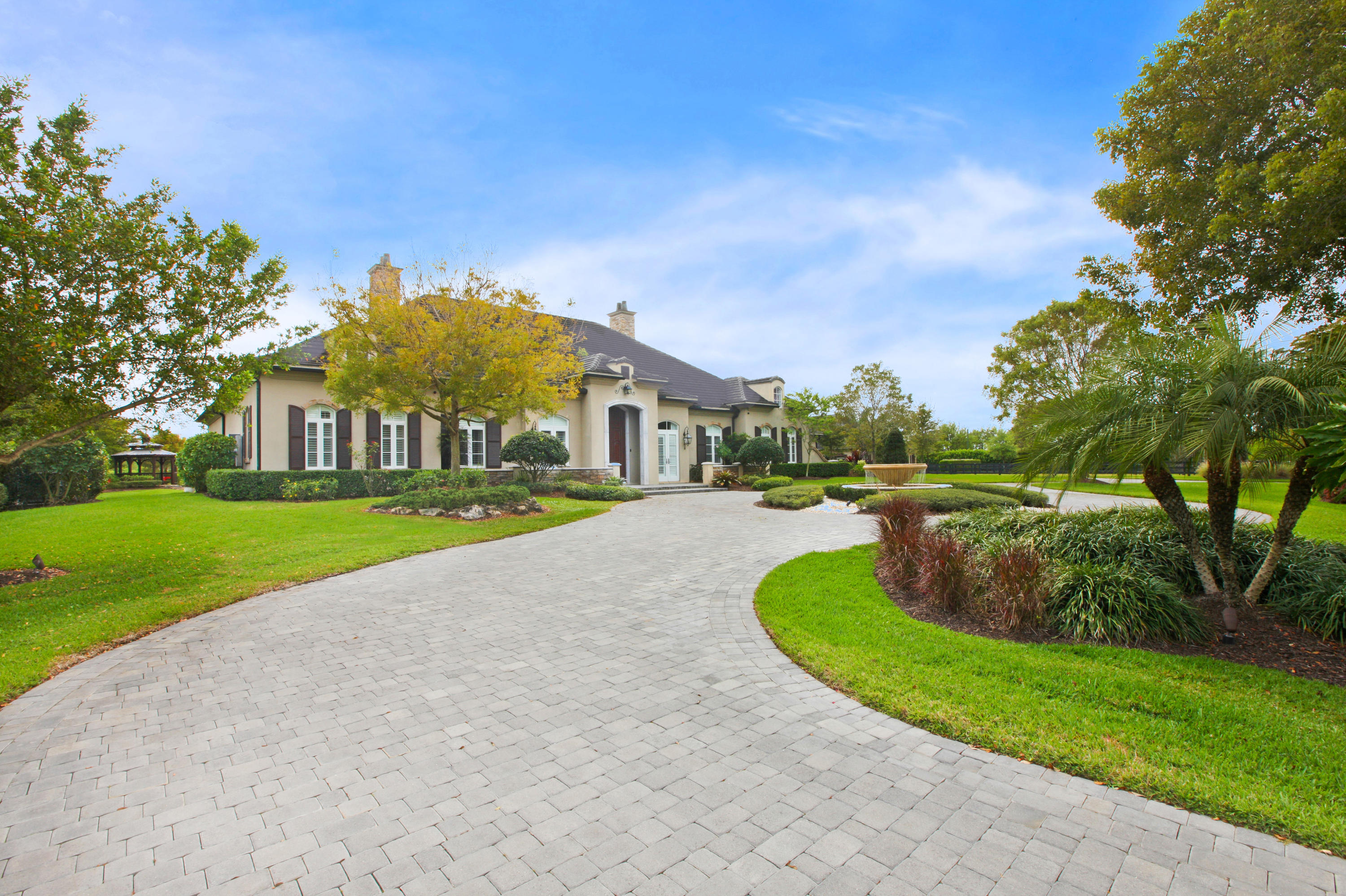 PALM BEACH POINT - Residential