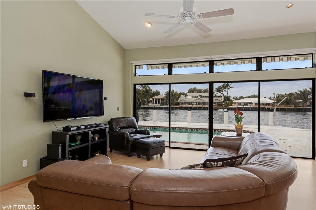 SILVER SHORES - Residential