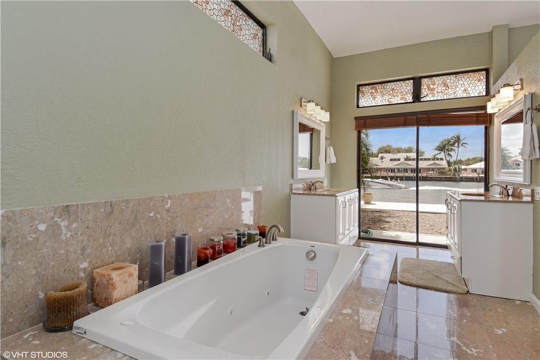 SILVER SHORES - Residential